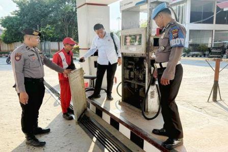 Antisipasi BBM Tercampur Air, Polres Tanjung Balai Patroli di Seluruh SPBU
